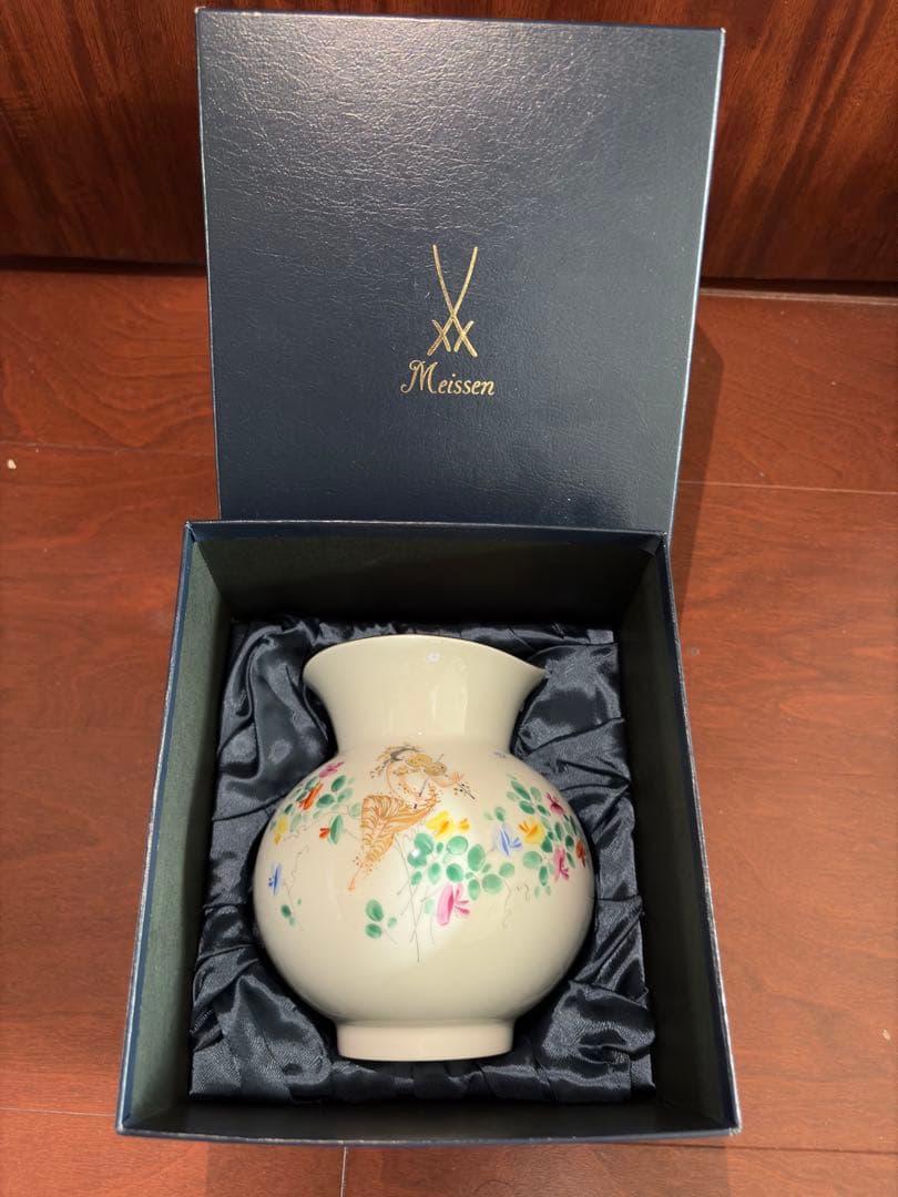【新品未使用・箱入り】マイセン 花瓶（バイオリン奏者）Meissen Vase