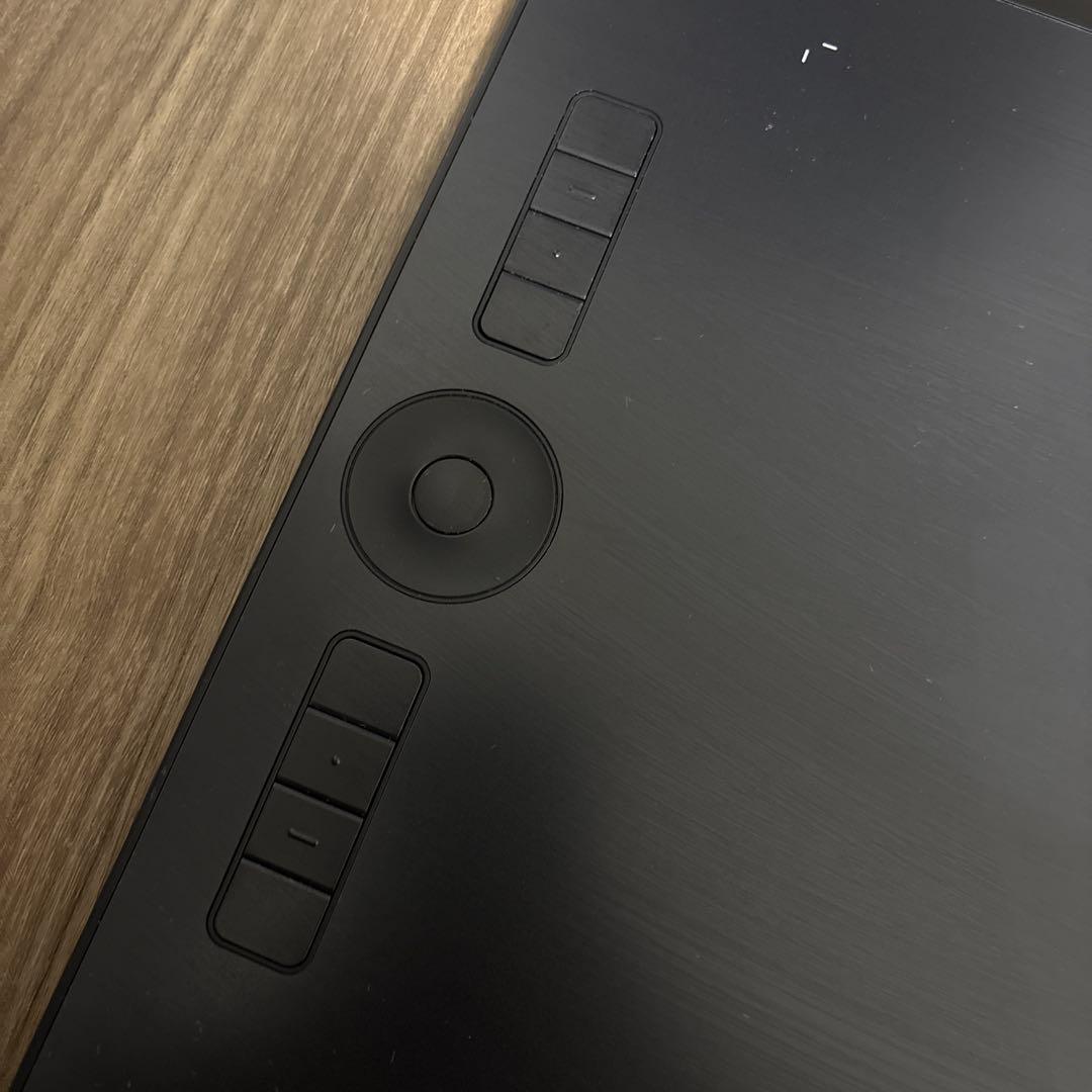 液タブ・ペンタブ Wacom intuos pro large PTH-860