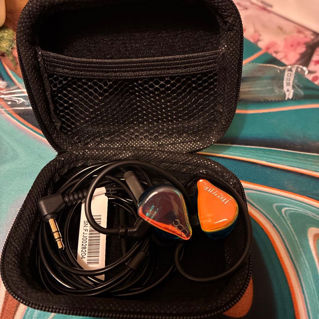 毅*周様 qdc FRONTIER Emerald イヤホン