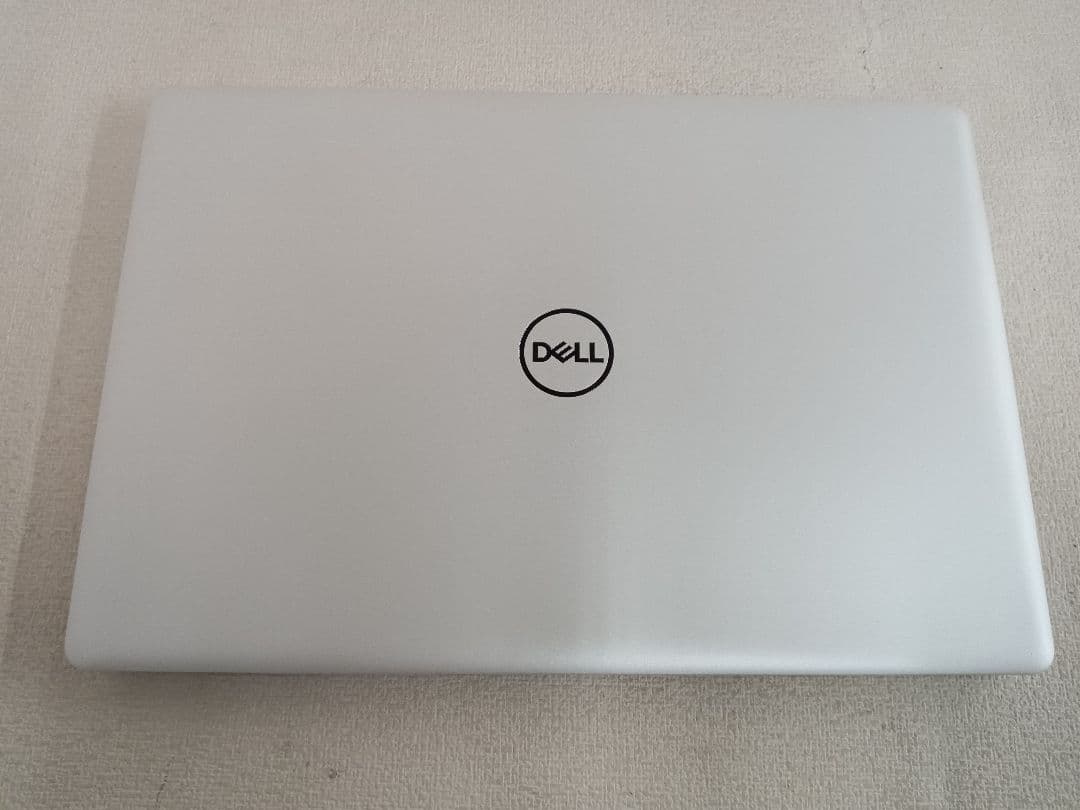 ∉ DELL Inspiron 5570 ストレージ無