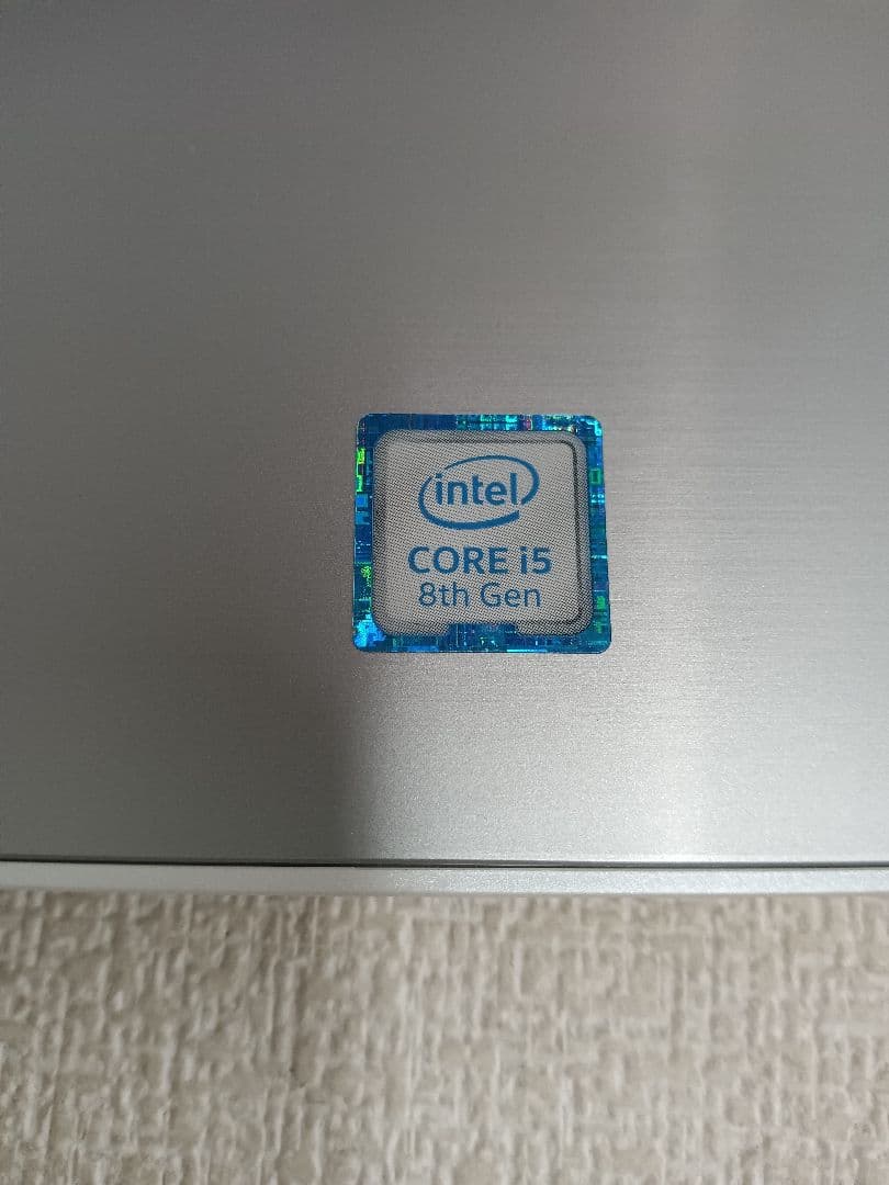 ∉ DELL Inspiron 5570 ストレージ無