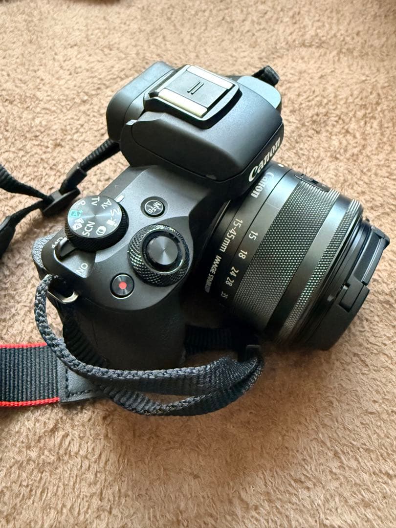 Canon EOS Kiss M ダブルズームキット