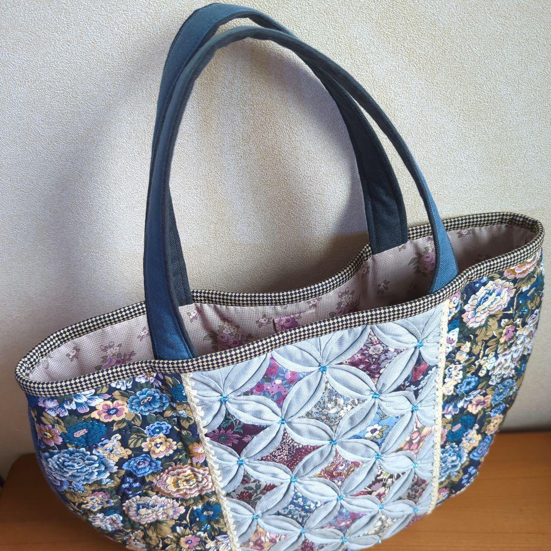 ✿リバティ✕パッチワーク✿　カテドラルウィンドウのハーフムーンバック　〈ピンク〉