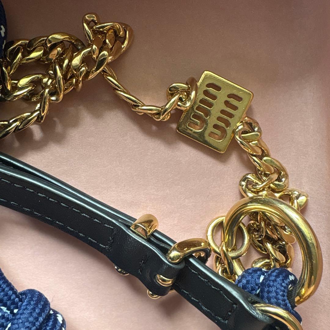 MIUMIUミュウミュウ美品チャームネイビーstory12月号掲載品