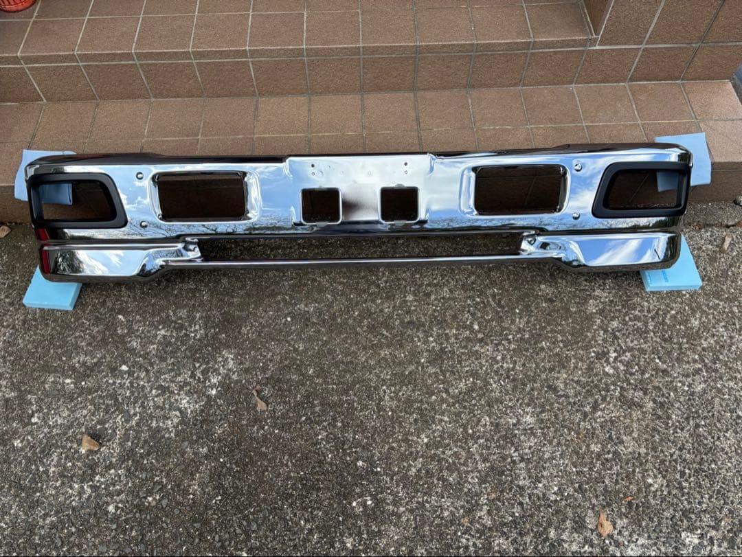 ISUZU07エルフ バンパー中古