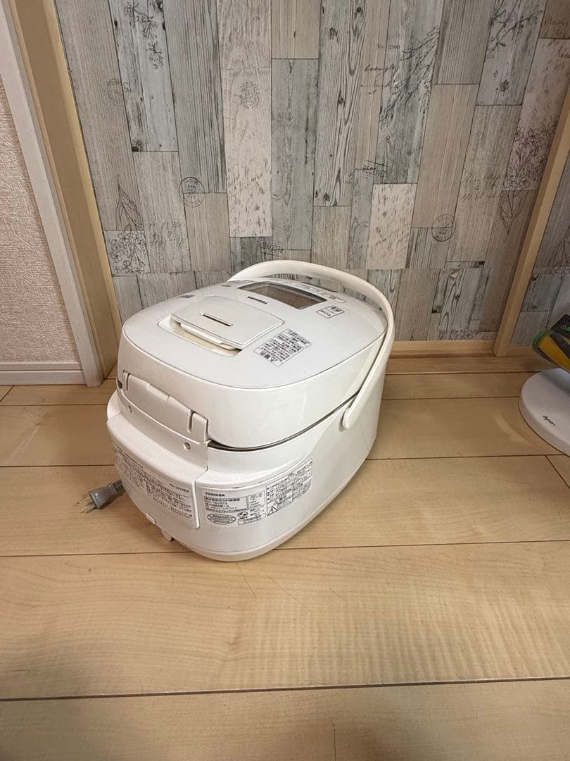 TOSHIBA 炊飯器RC-18VXE9