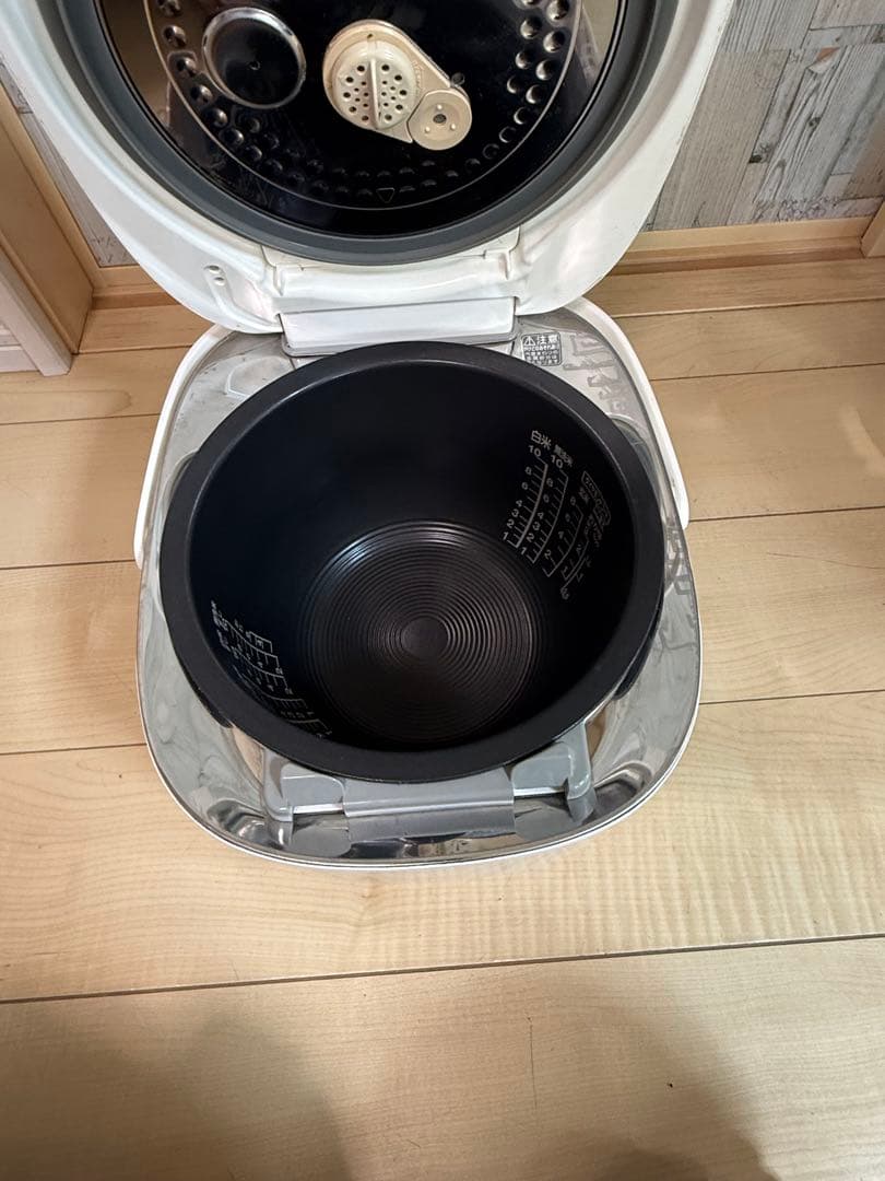 TOSHIBA 炊飯器RC-18VXE9