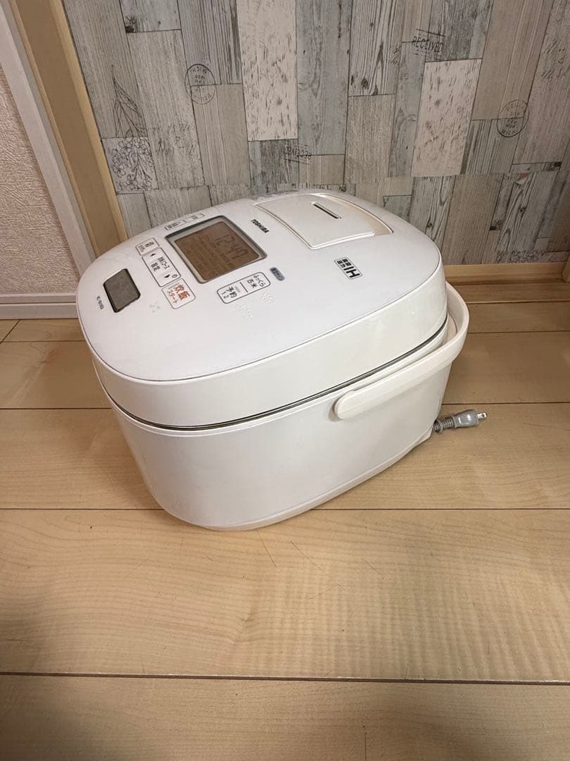 TOSHIBA 炊飯器RC-18VXE9