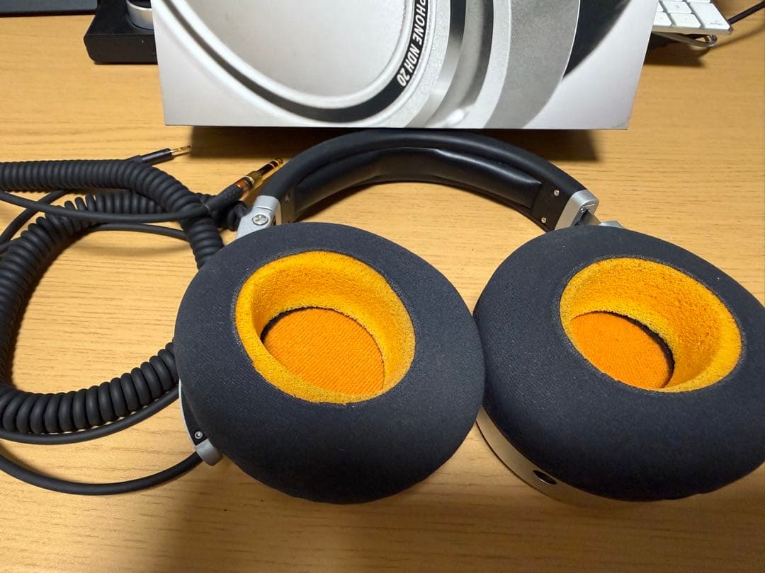 NDH 20 クローズドダイナミックヘッドフォン