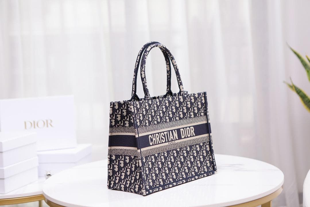 美品ノベルティ　トートバッグ　　バッグ