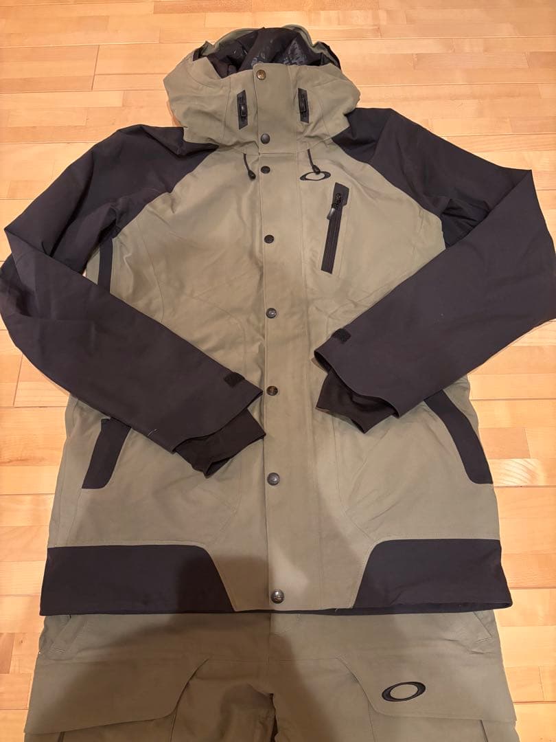 スキーウェア/ボードウェア/オークリー（上下セット）