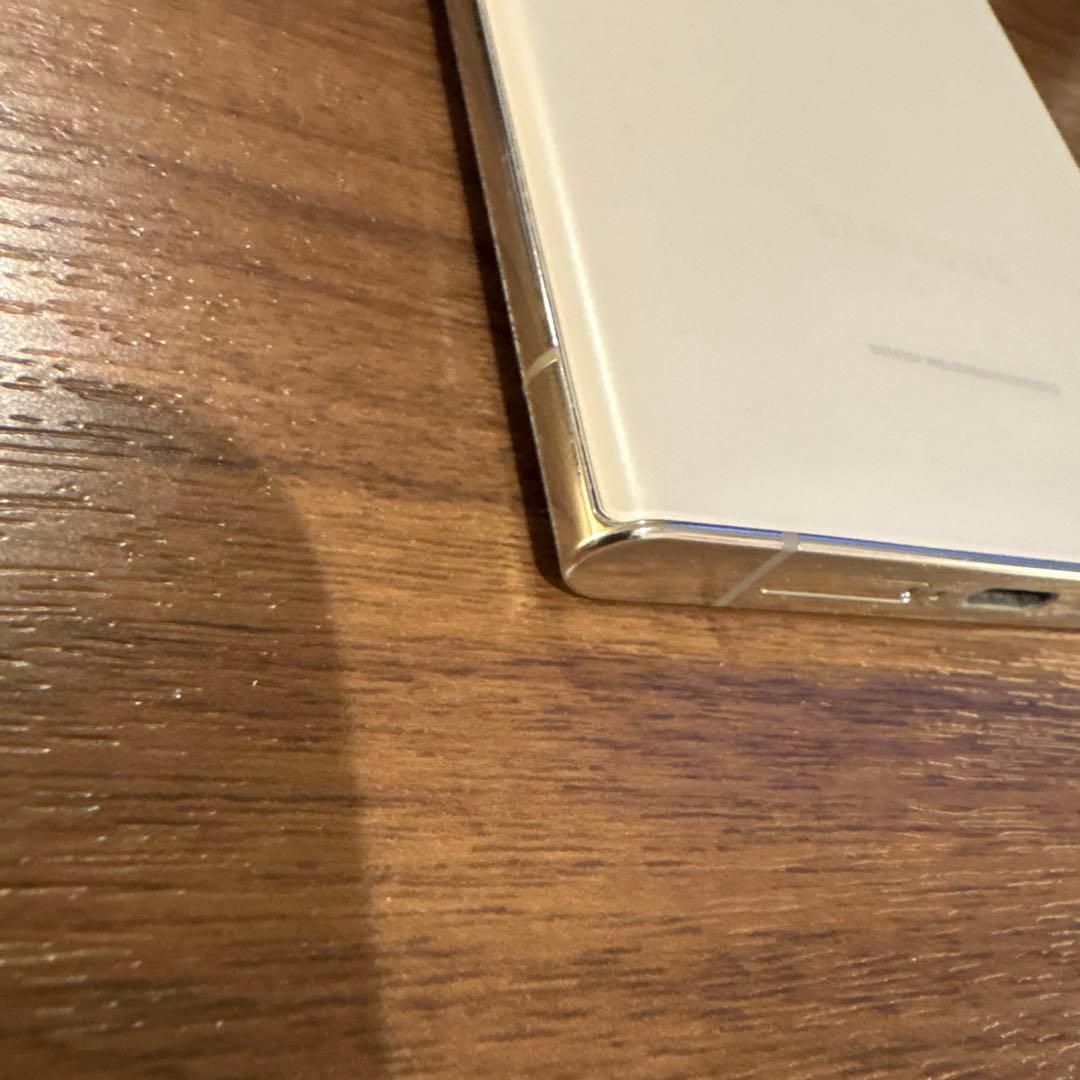 Samsung Galaxy S22 Ultraホワイトおまけ付き