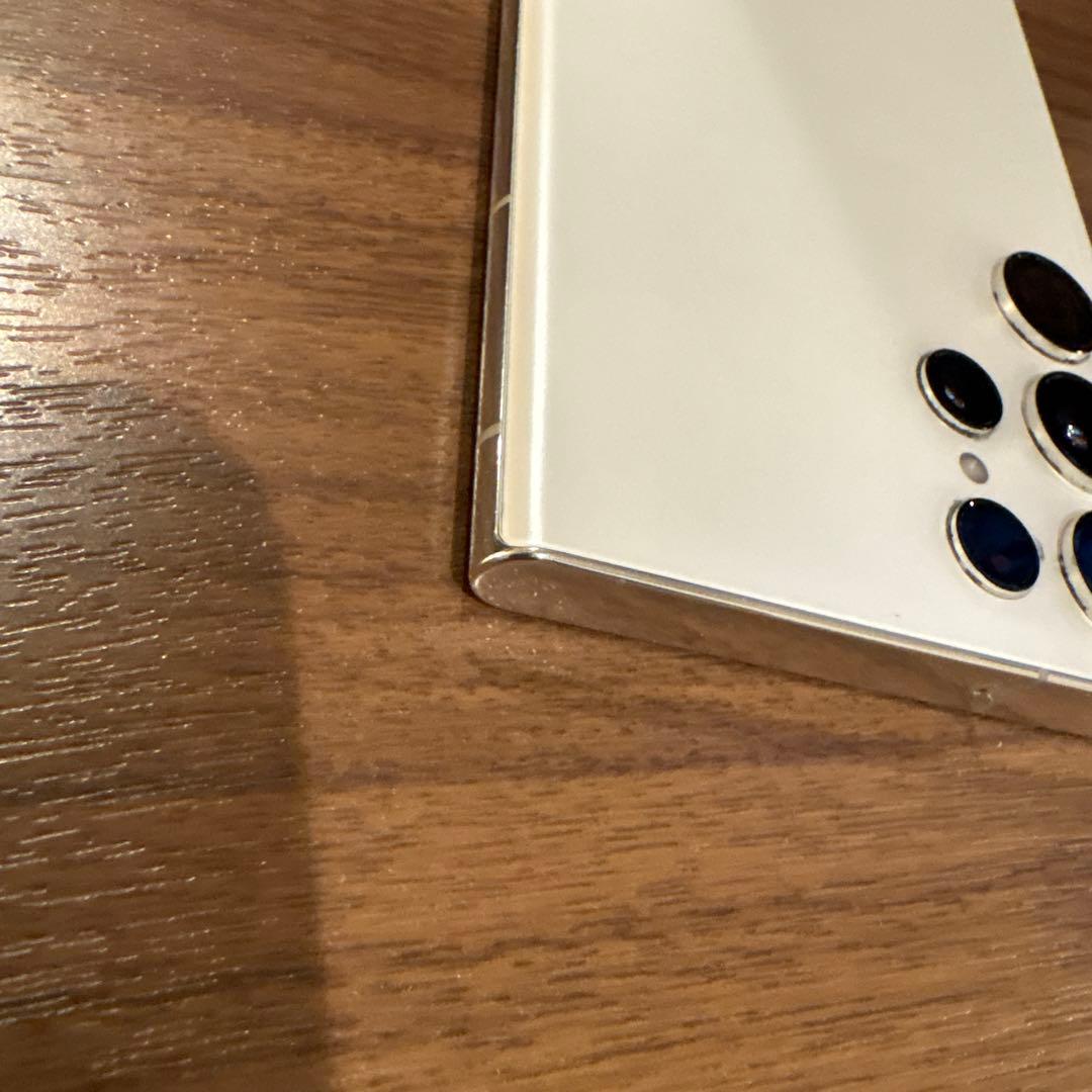 Samsung Galaxy S22 Ultraホワイトおまけ付き