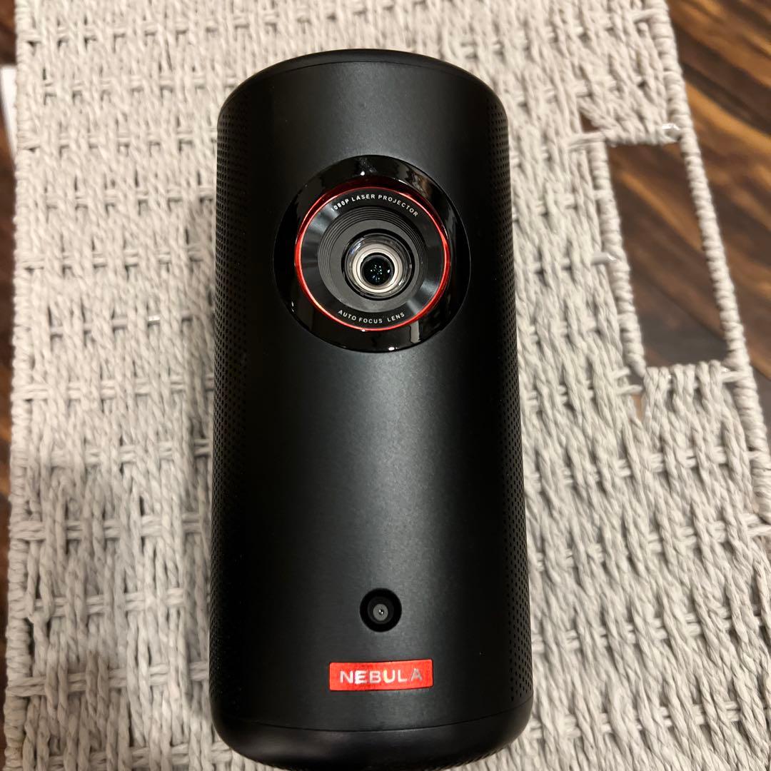 NEBULA 3レーザー プロジェクター 本体、リモコン