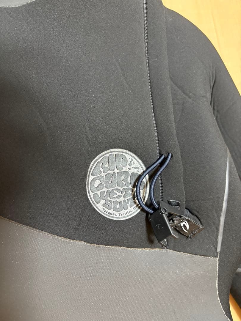 Rip Curl 6/4mmセミドライ E5 flash bom