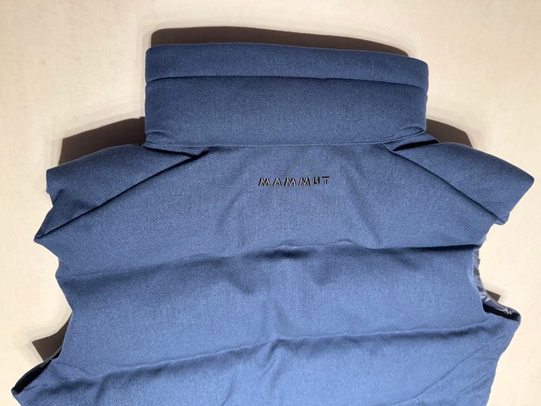 MAMMUT メンズ ネイビー ダウンベスト 2025年11月購入