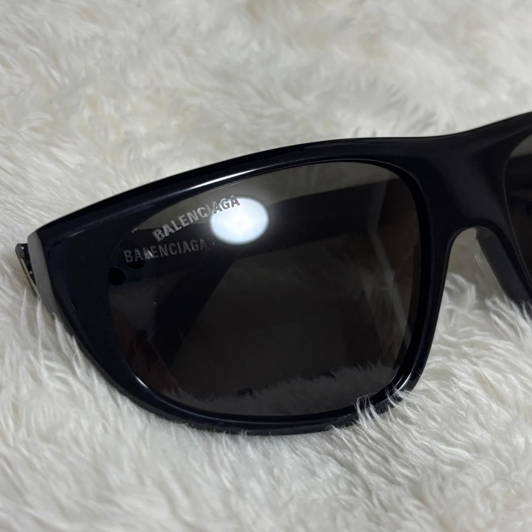BALENCIAGA ブラックサングラス　BB0098S