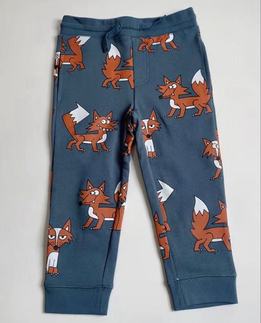 新品未使用　 ステラ　マッカートニー　キッズ　トレーナー　裏起毛上下セット　6Y