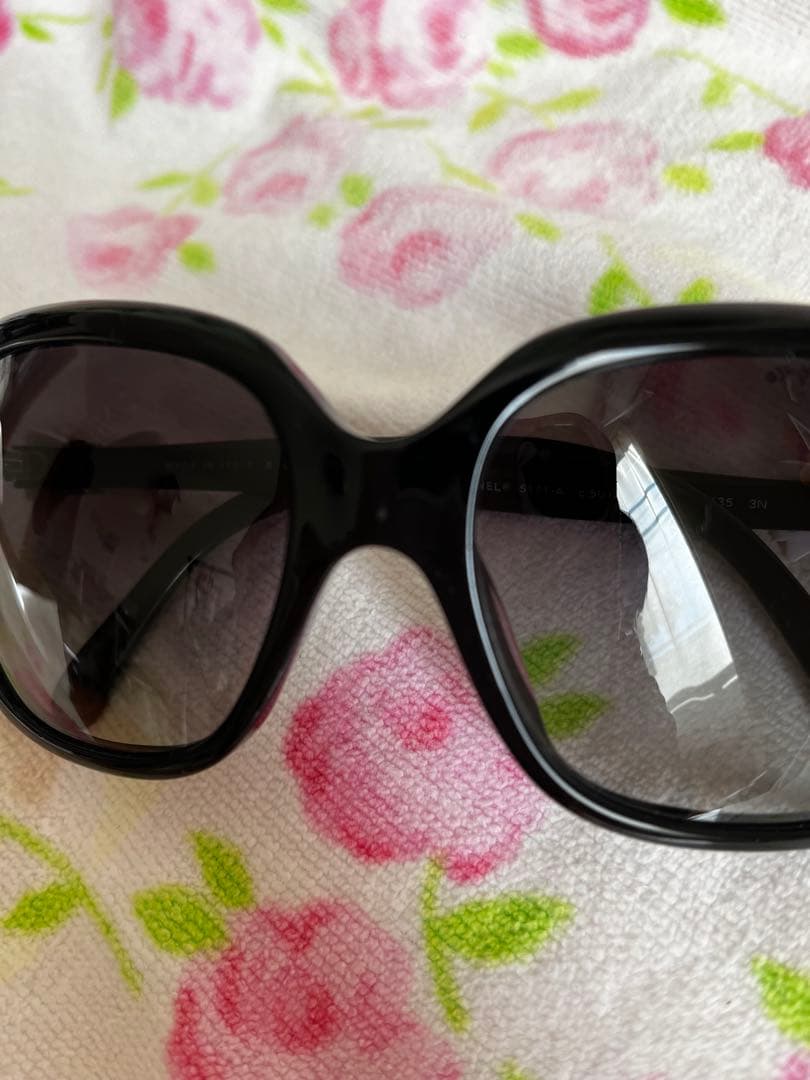 シャネル ブラック サングラス黒　リボン白CHANEL