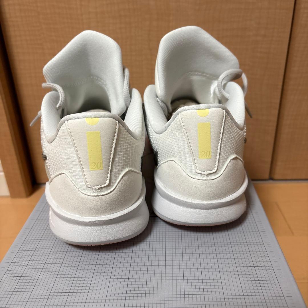 サブリナ3 Nikeバスケットボールシューズ