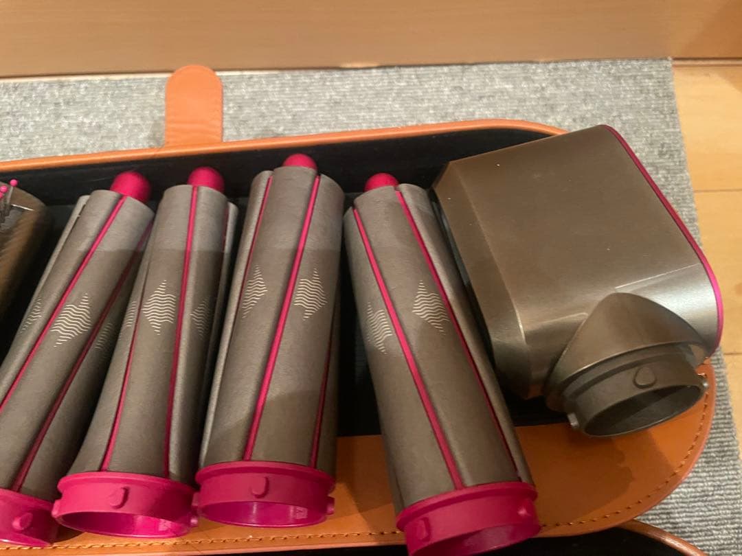 今だけのセール Dyson ヘアドライヤー スタイリングツールセット