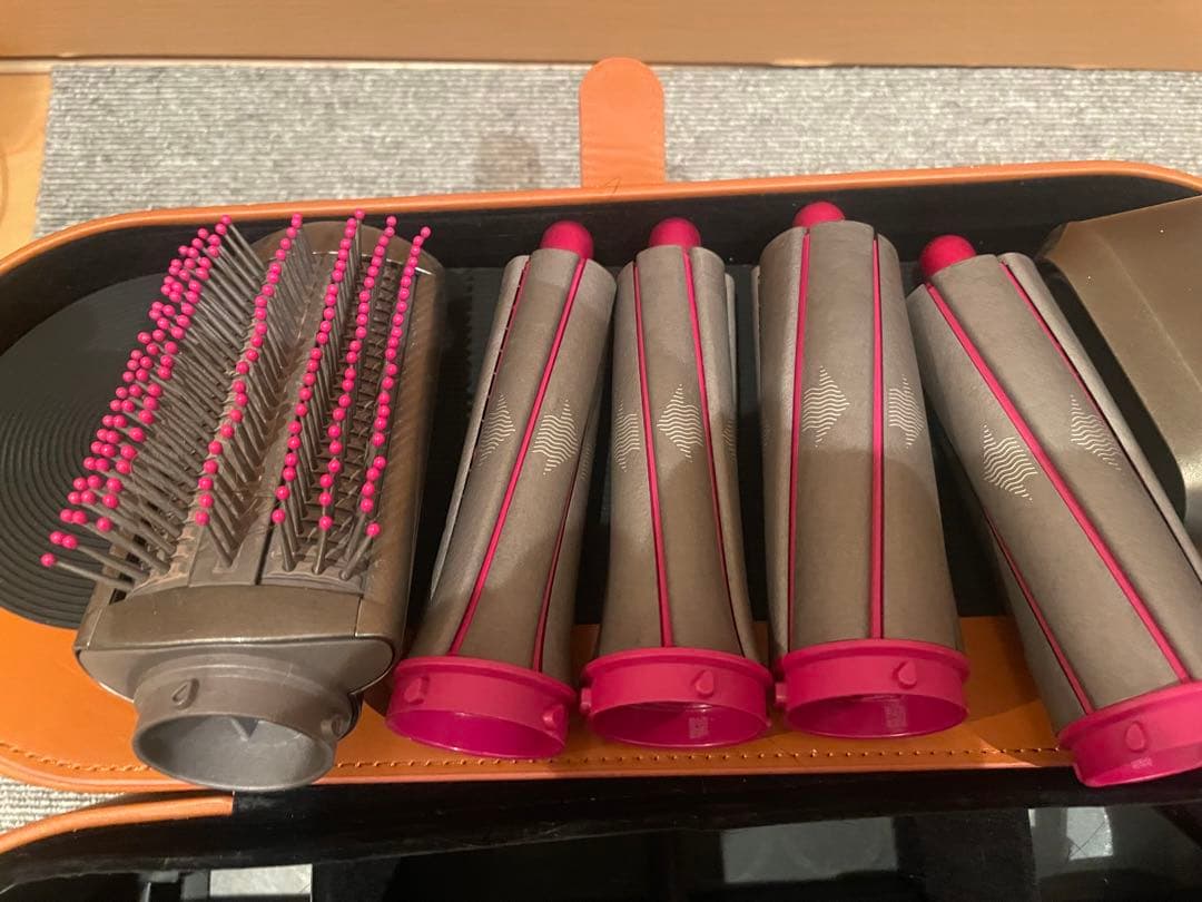 今だけのセール Dyson ヘアドライヤー スタイリングツールセット