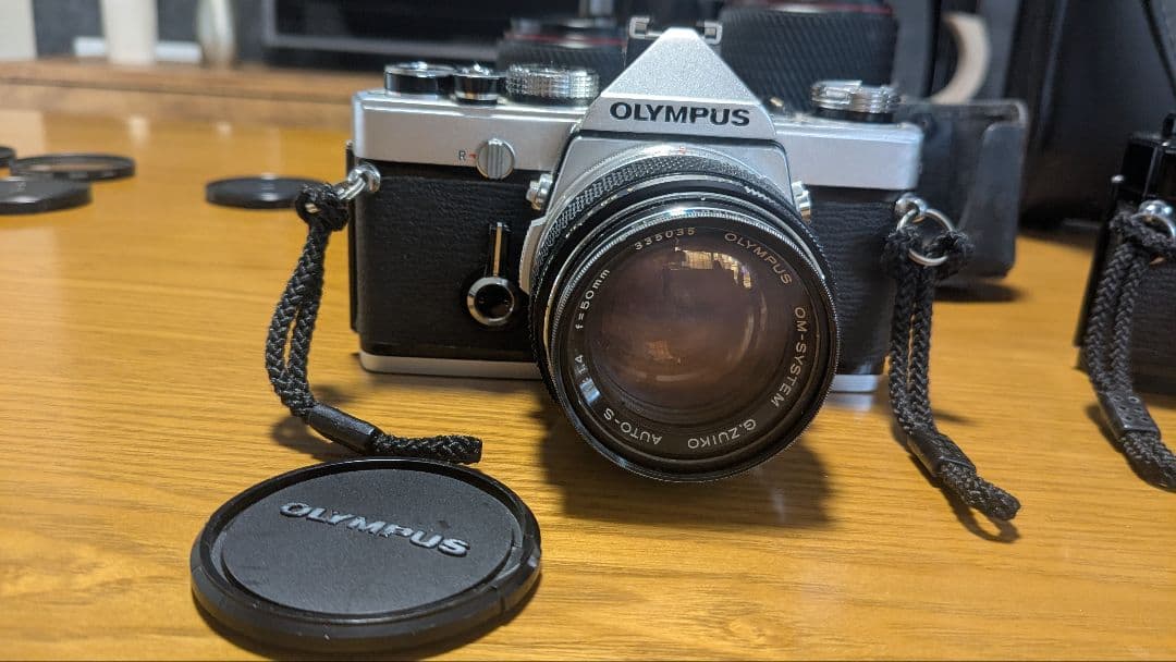 OLYMPUS　OM-1　白黒２台セットで