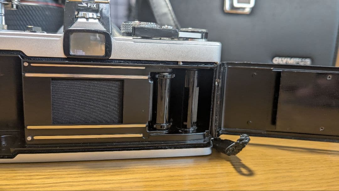 OLYMPUS　OM-1　白黒２台セットで