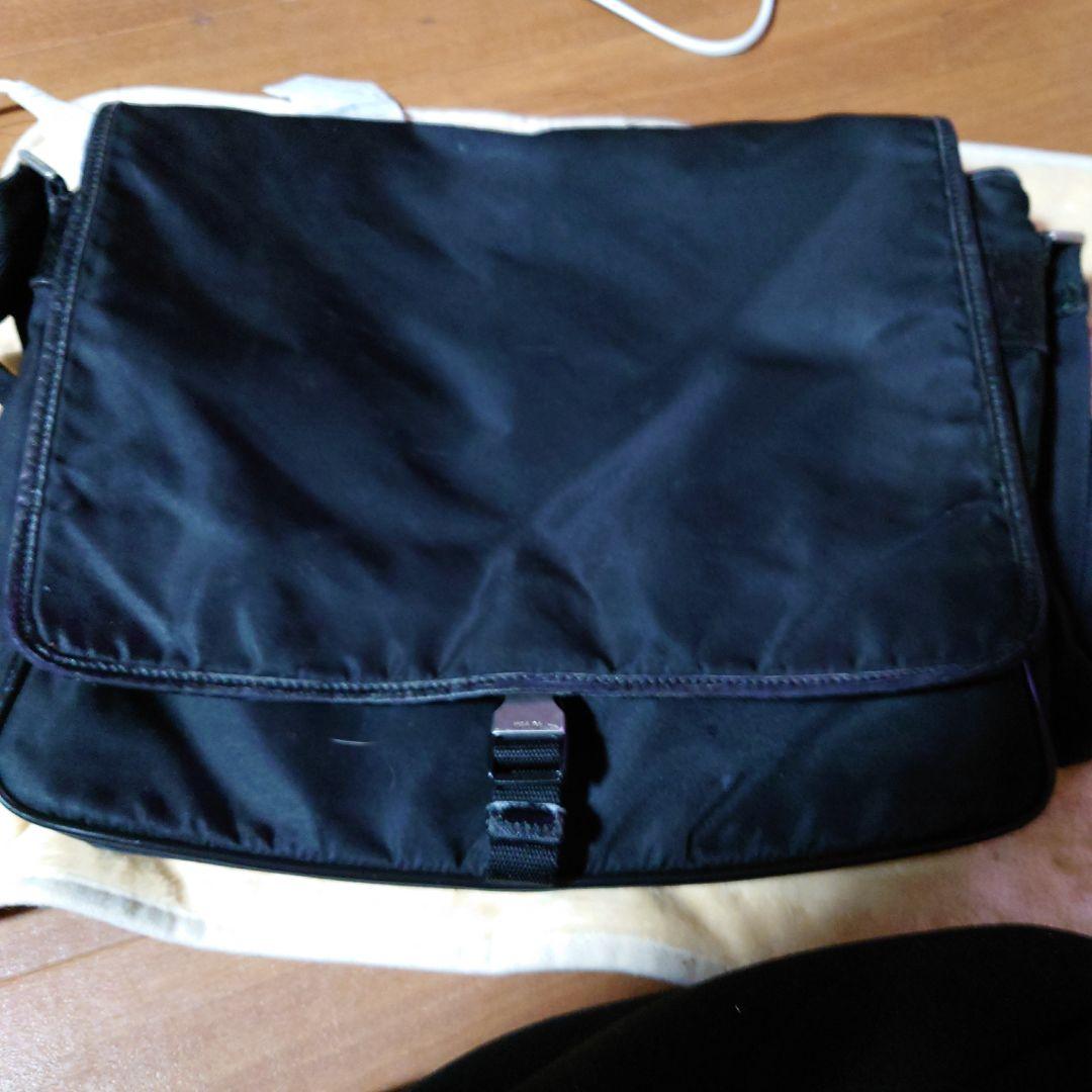 M*I様 PRADA ブラック メッセンジャーバッグ　学生さんや会社員に最適