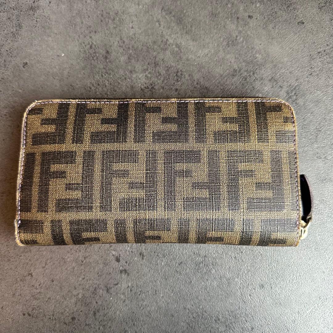 FENDI ズッカ柄　長財布 ラウンドファスナー　ラウンドジップ 内側パープル