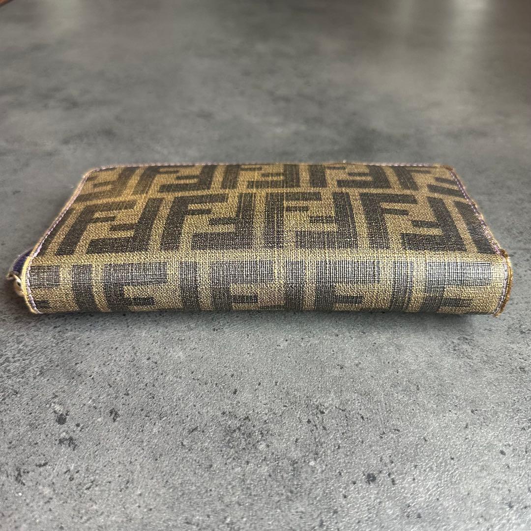 FENDI ズッカ柄　長財布 ラウンドファスナー　ラウンドジップ 内側パープル