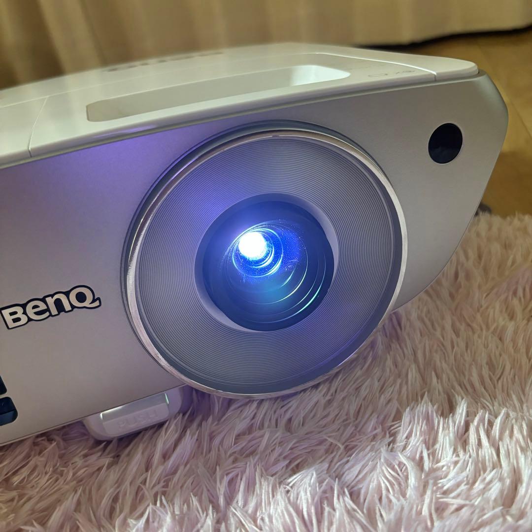 BenQ DLP W1060 プロジェクター ソフトキャリー付き