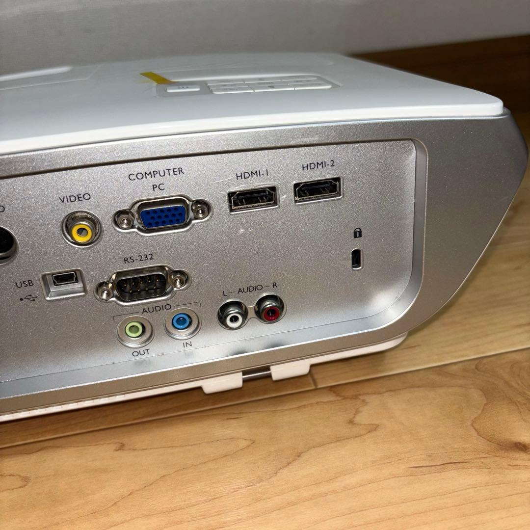 BenQ DLP W1060 プロジェクター ソフトキャリー付き