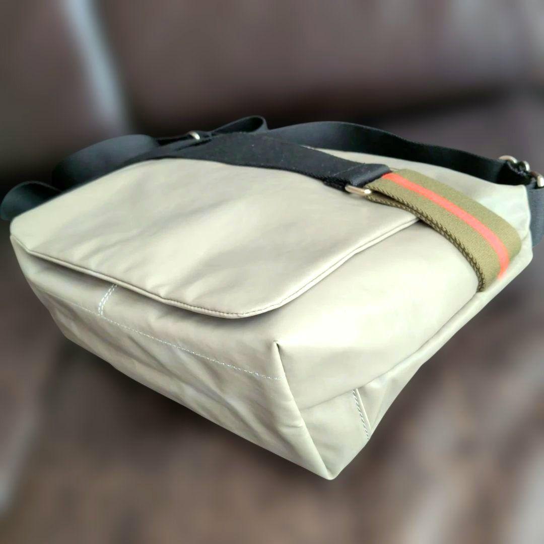 Jack Gomme グレー ナイロン ショルダーバッグ サコッシュ 軽量