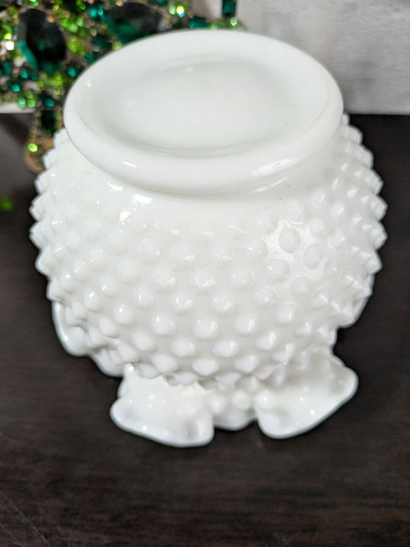 フェントン　ホブネイル　ホワイトガラス製フリルエッジ花瓶　お値下げ中