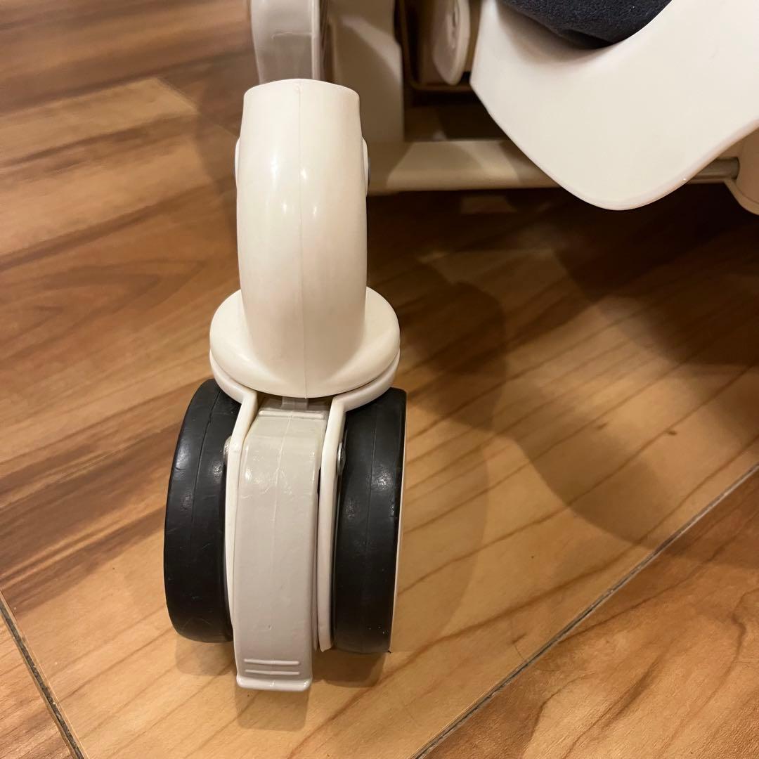 【美品・動作確認済】コンビ 電動 ハイローチェア ネムリラ4キャス AT