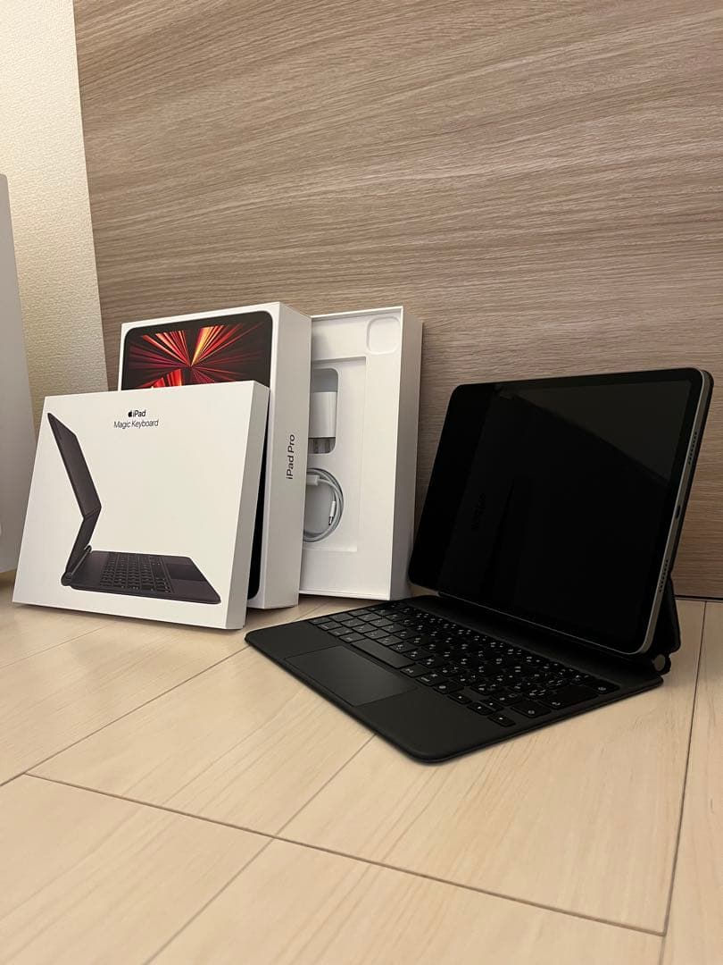 【今週まで販売】iPad Pro 11インチ第3世代（Appleキーボード付き)