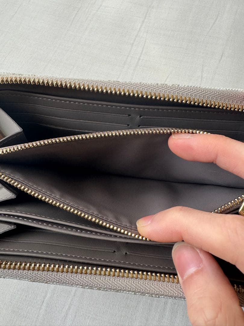 Louis Vuitton グレー 長財布