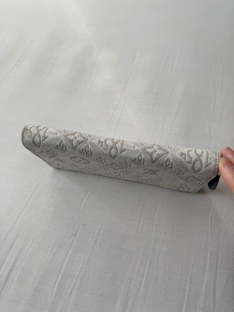 Louis Vuitton グレー 長財布