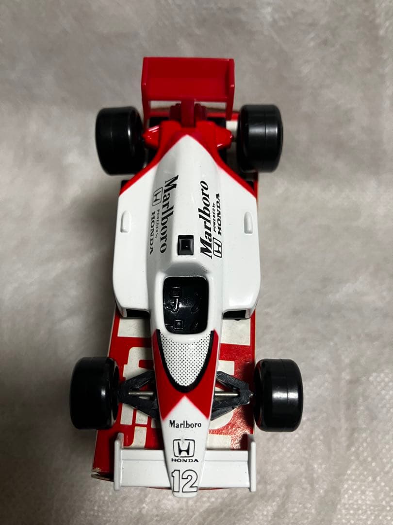 トミカ MCLAREN F-1 1/55スケール　赤箱101 日本製　マルボロ