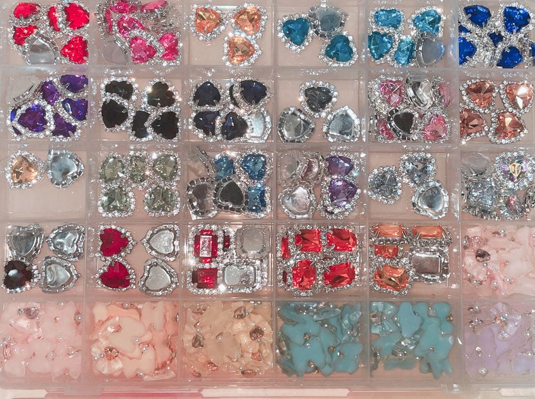 ネイルパーツ　まとめ売り　大量　デコパーツ　キラキラ　ビジュー　キャラクター