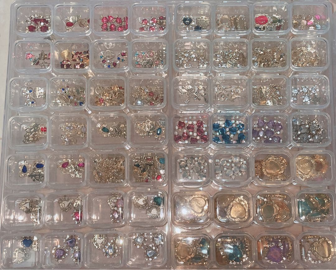 ネイルパーツ　まとめ売り　大量　デコパーツ　キラキラ　ビジュー　キャラクター