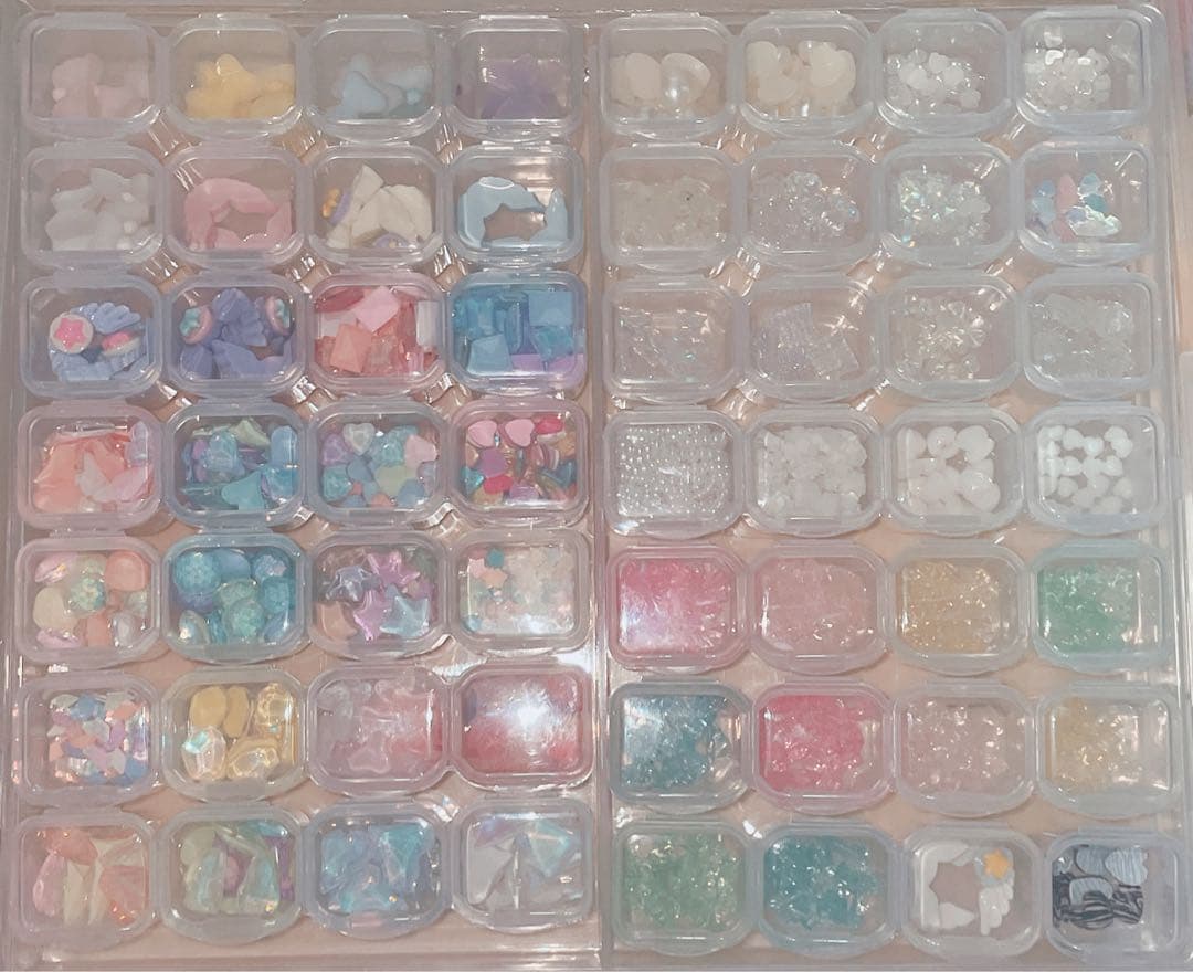 ネイルパーツ　まとめ売り　大量　デコパーツ　キラキラ　ビジュー　キャラクター
