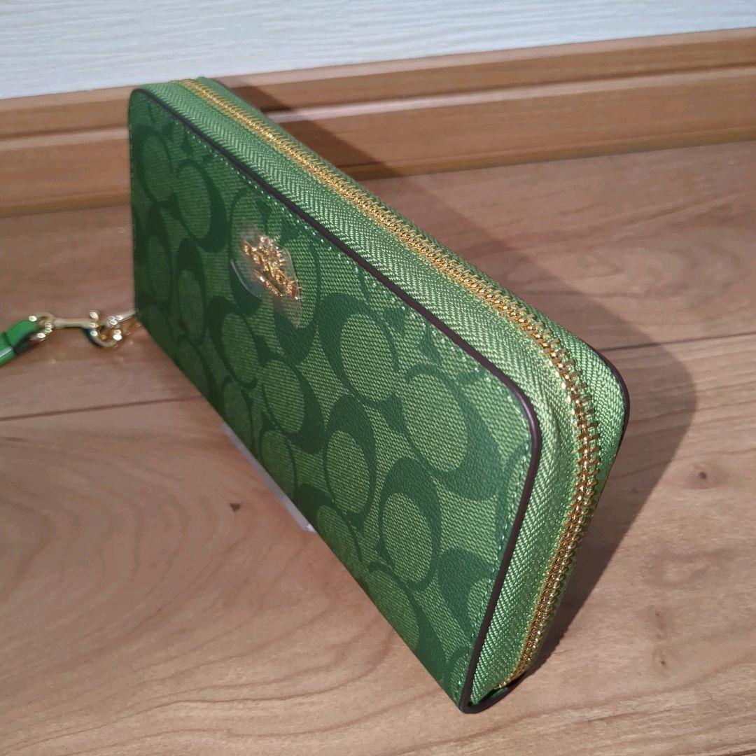 【新品】COACH アウトレット コーチ シグネチャー 長財布 グリーン 贈り物