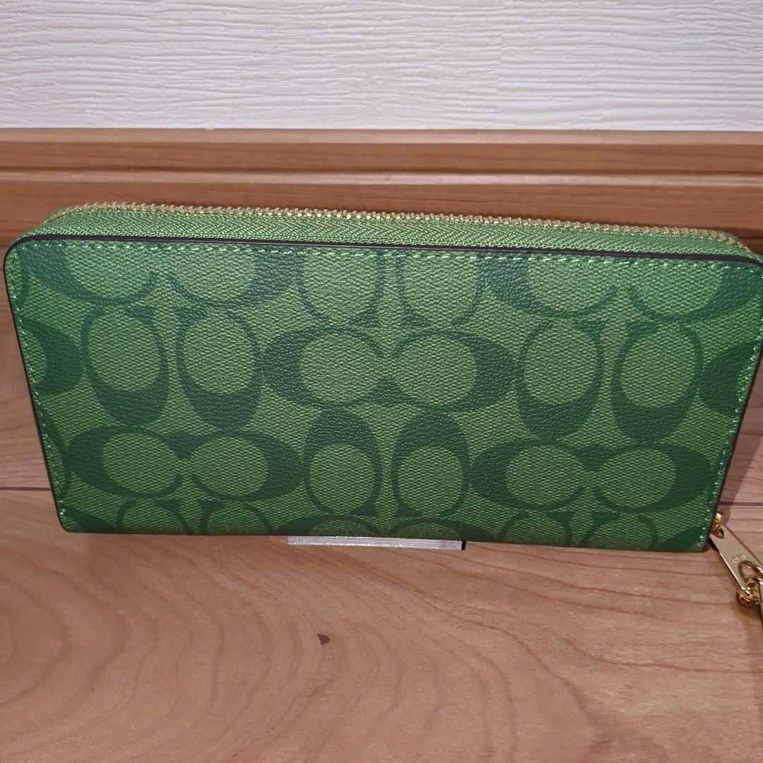 【新品】COACH アウトレット コーチ シグネチャー 長財布 グリーン 贈り物