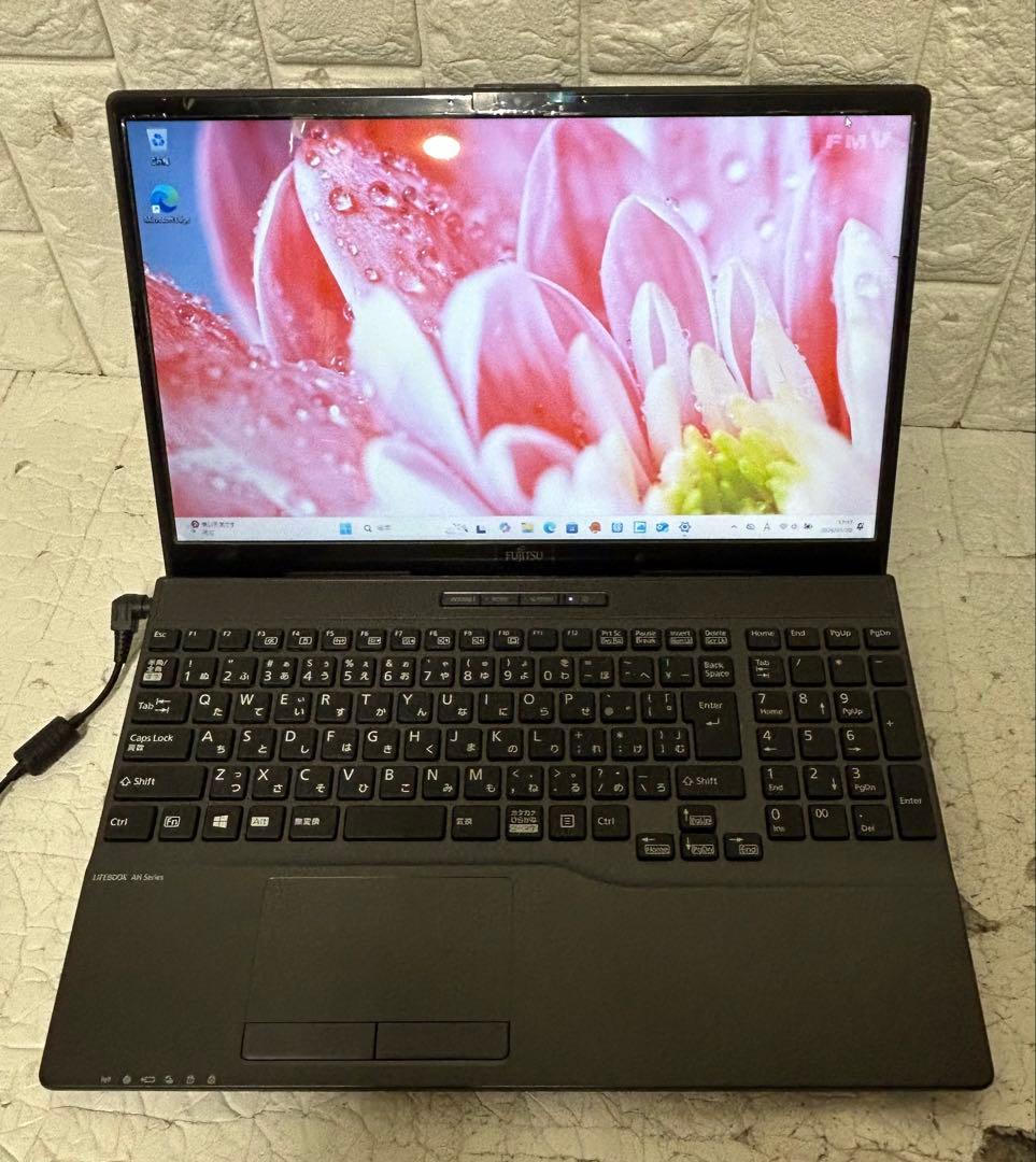 FUJITSU LIFEBOOK Win11 メモリ8GB SSD256GB