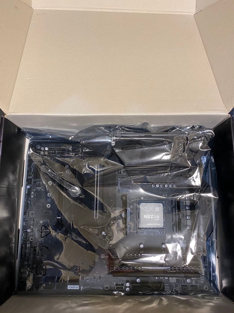 うさねこ様2 (AMD Ryzen 9 3900XT マザボ・メモリ セット)