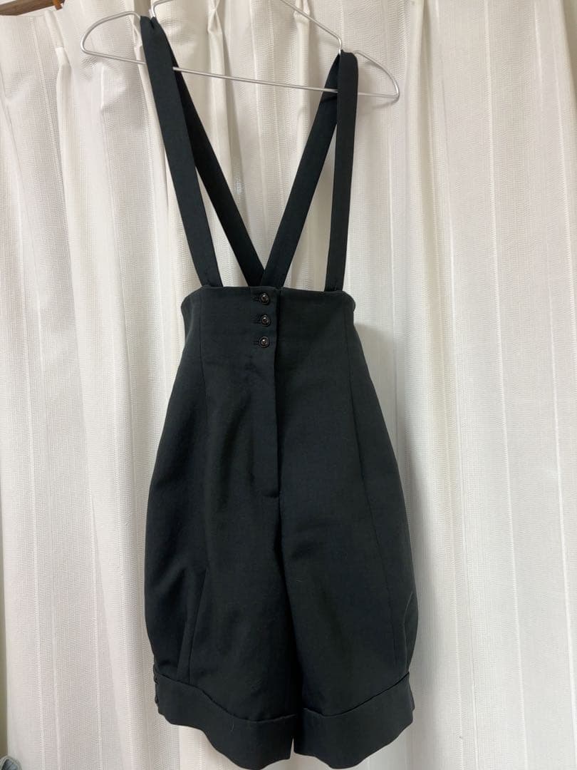 アトリエBOZ サスペンダー付きハーフパンツ ブラック