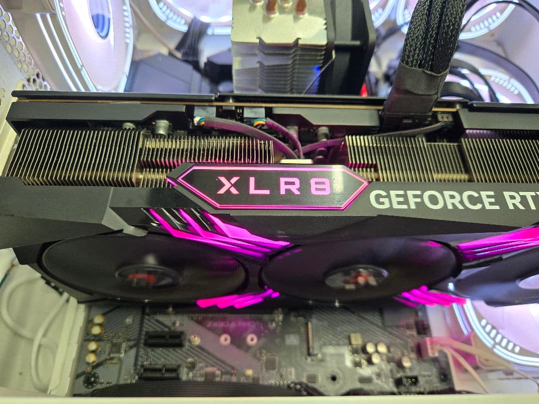 グラフィックボード・グラボ・ビデオカード PNY GeForce RTX 4090 XLR8 Gaming