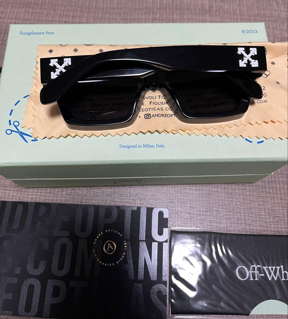 【平本蓮着用】箱袋ケース付きOff White サングラス